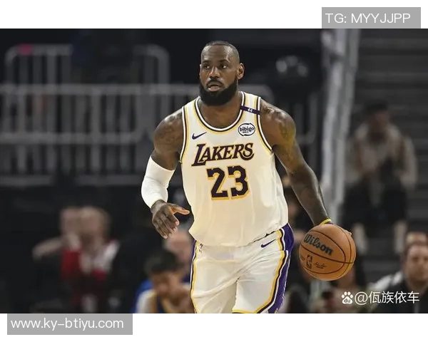 詹姆斯谈NBA球员利用规则造犯规的技巧与策略